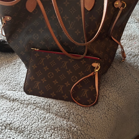 Louis Vuitton Neverfull MM Bag - Picture 1 of 8